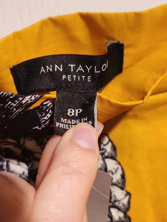 Ann Taylor Yellow Pineapple Print A-Line Women's Skirt - Picture 3 of 3
